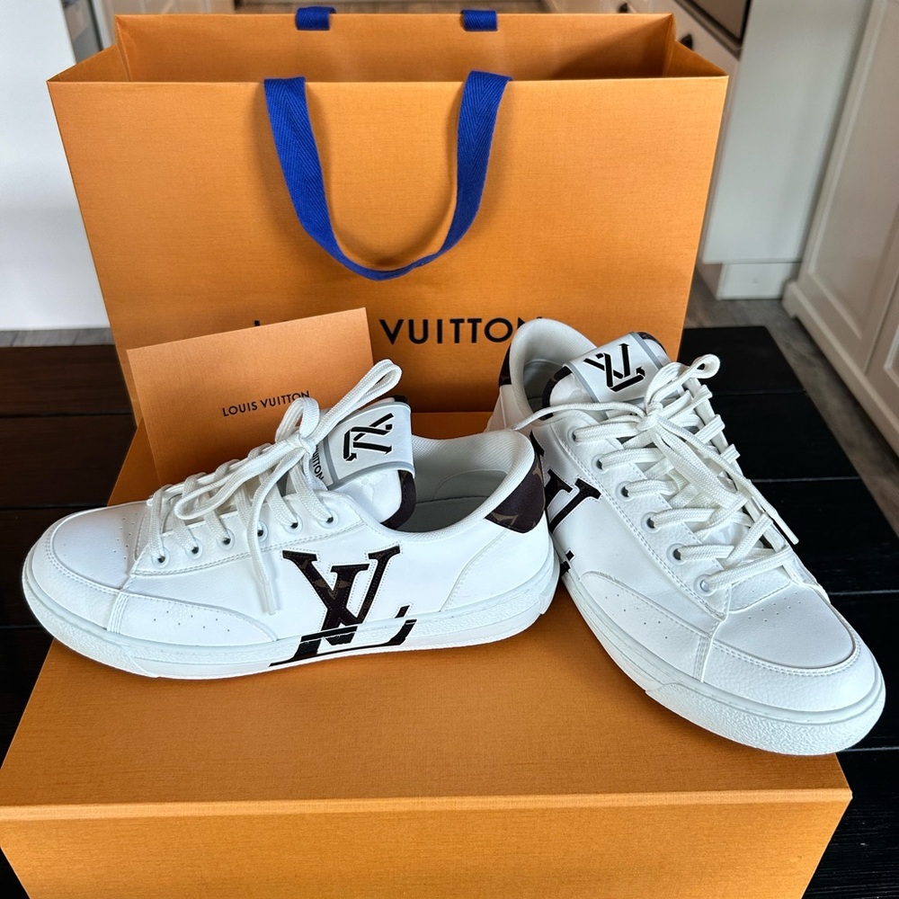 Like new Louis Vuitton Charlie sneakers